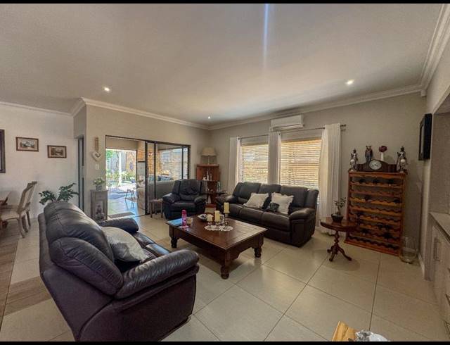 3 BEDROOM HOUSE FOR SALE IN NEW REDRUTH